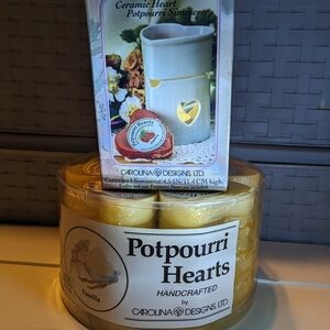 White Ceramic Heart Potpourri Simmerer with 30 Vanilla Scented Potpourri Hearts